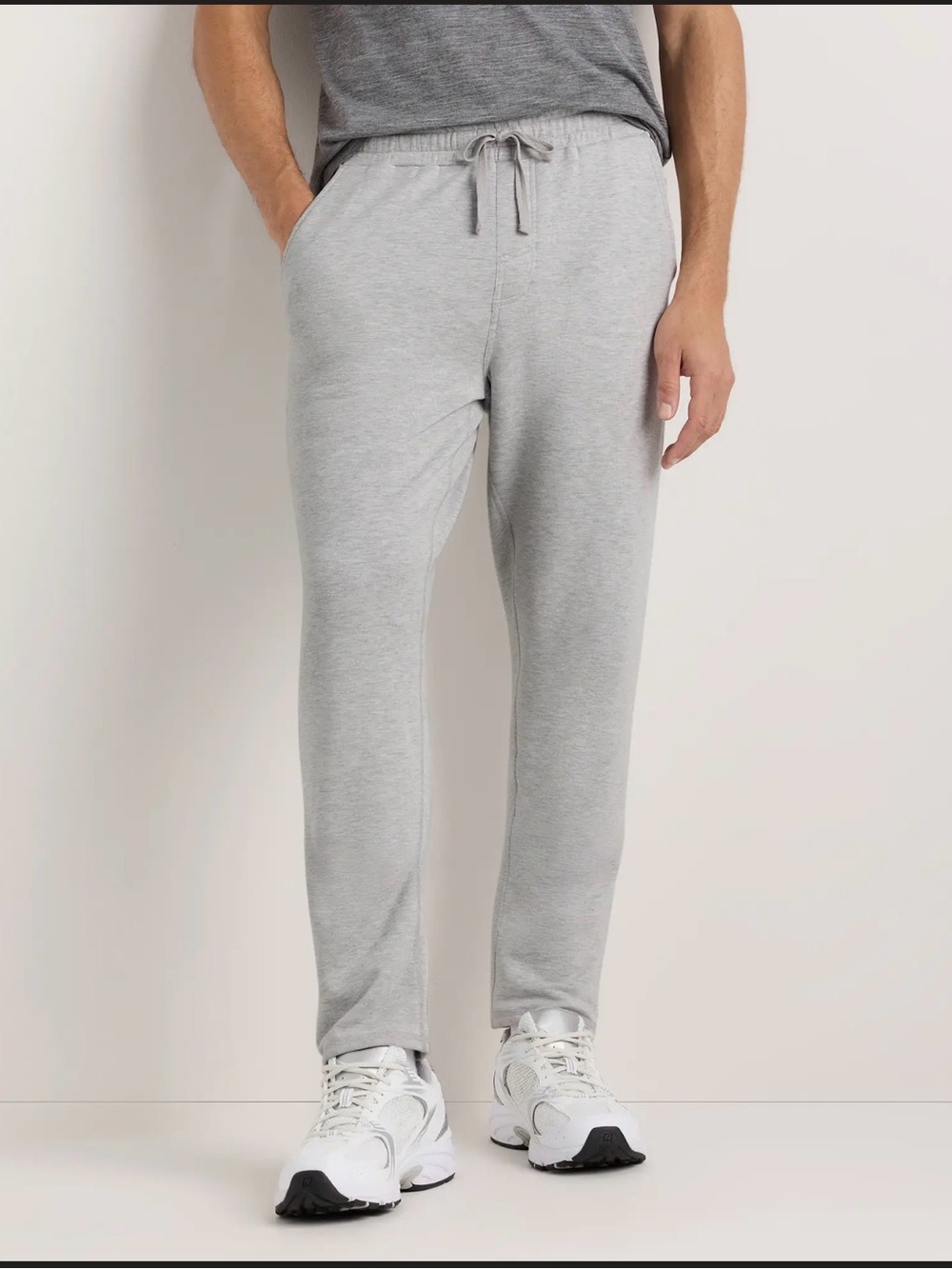 Quince Men's Supersoft Grey Knit Jogger Pants - Comfortable Everyday Fit Size M